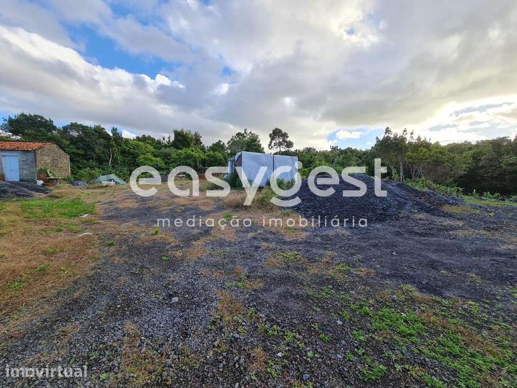Terreno na zona da Miragaia Norte, nas Bandeiras, Madalena - Grande imagem: 3/15
