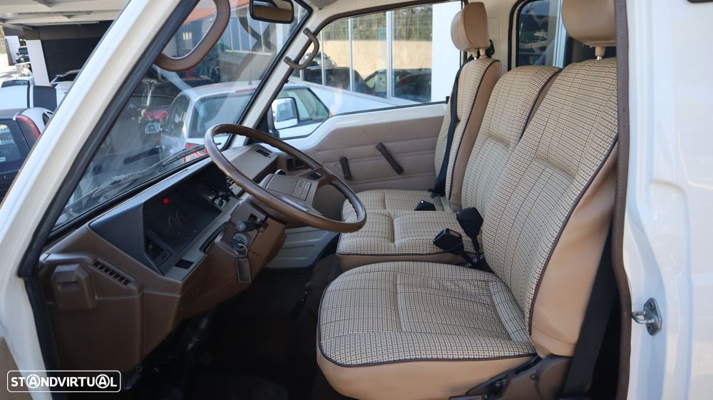 Toyota HiAce 2.4 D LH51L - 8