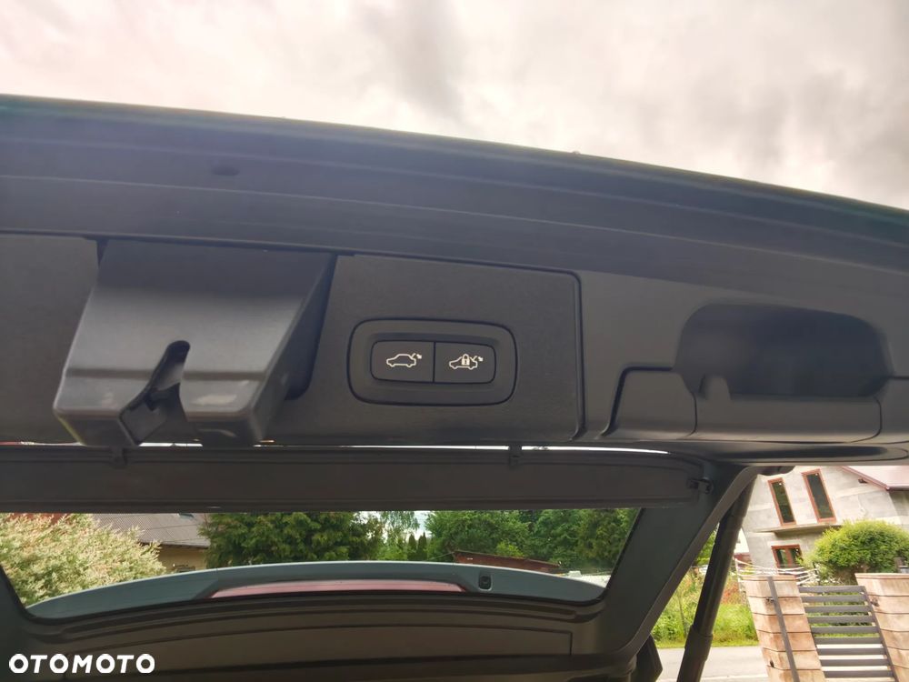Volvo XC 60 T8 AWD Recharge Geartronic RDesign Expression - 29