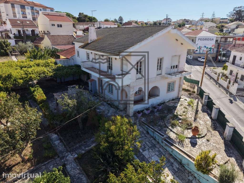 Moradia T7 para remodelação e investimento - Grande imagem: 3/53