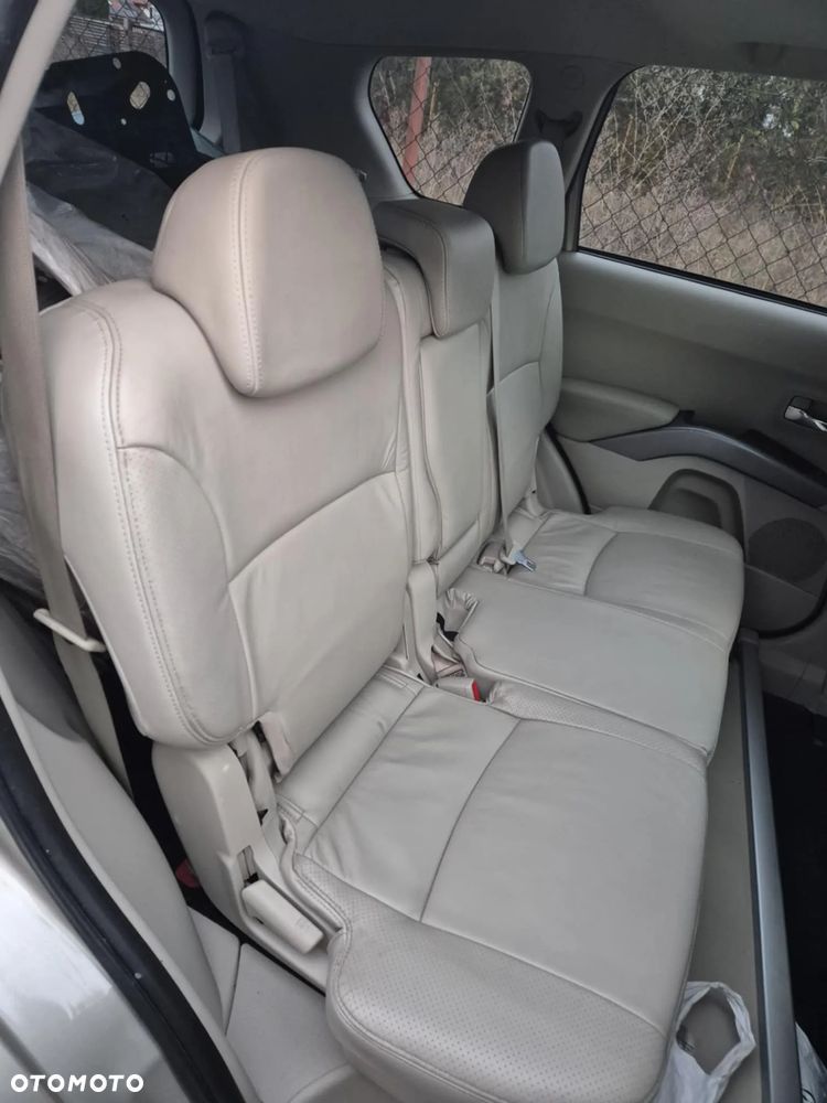 Mitsubishi Outlander 2.0 DID Instyle - 4