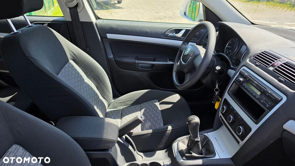 Skoda Octavia 1.6 Combi Ambiente - 7