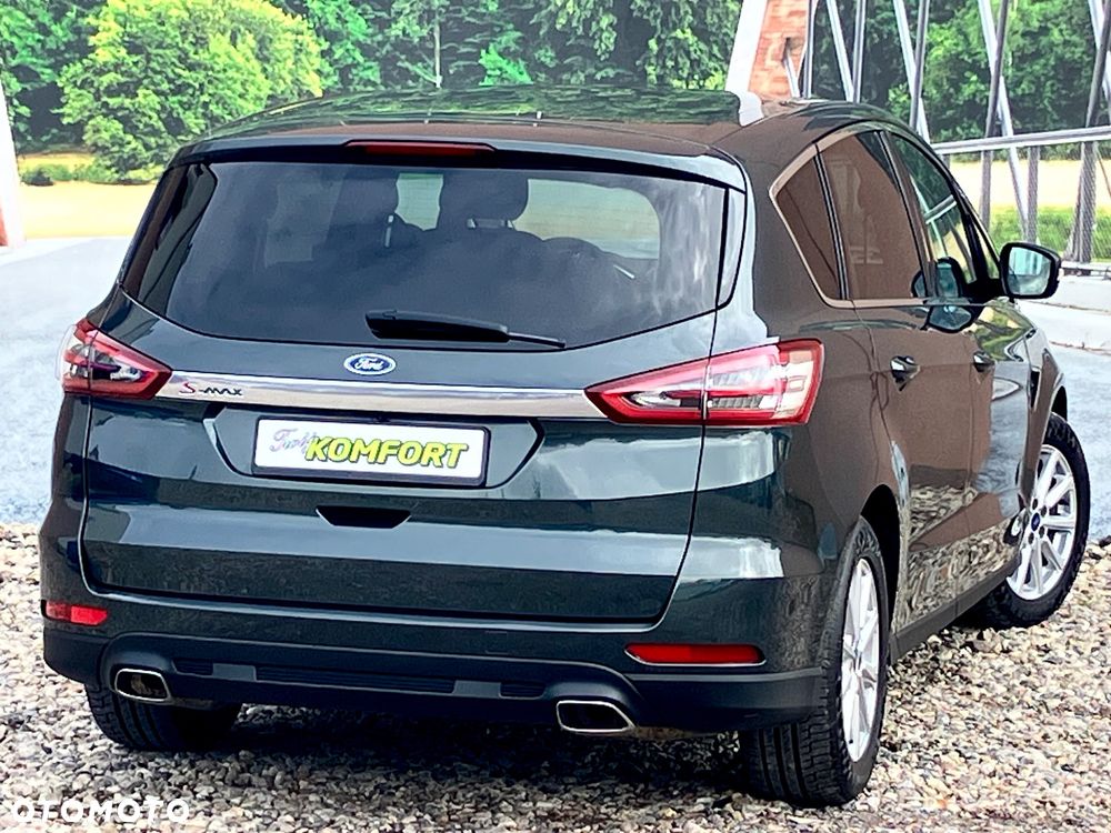 Ford S-Max - 17
