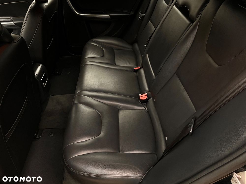 Volvo V60 D3 Momentum - 21