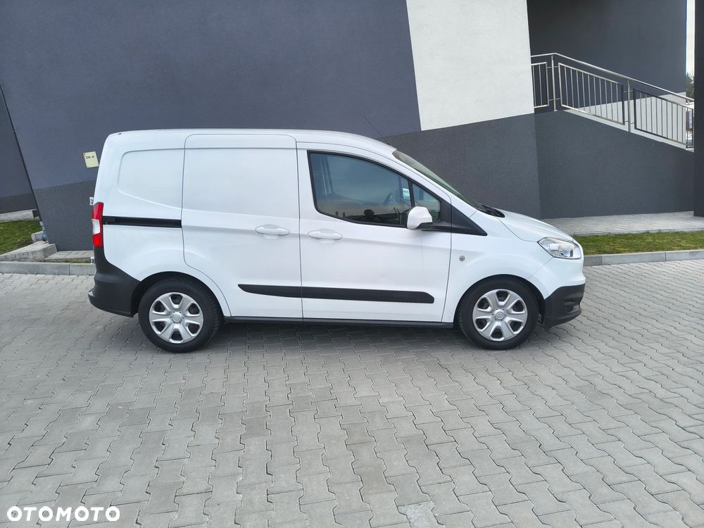 Ford Tourneo Courier 1.5 TDCi S&S Trend - 3