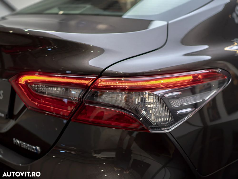 Toyota Camry 2.5 Dynamic - 21