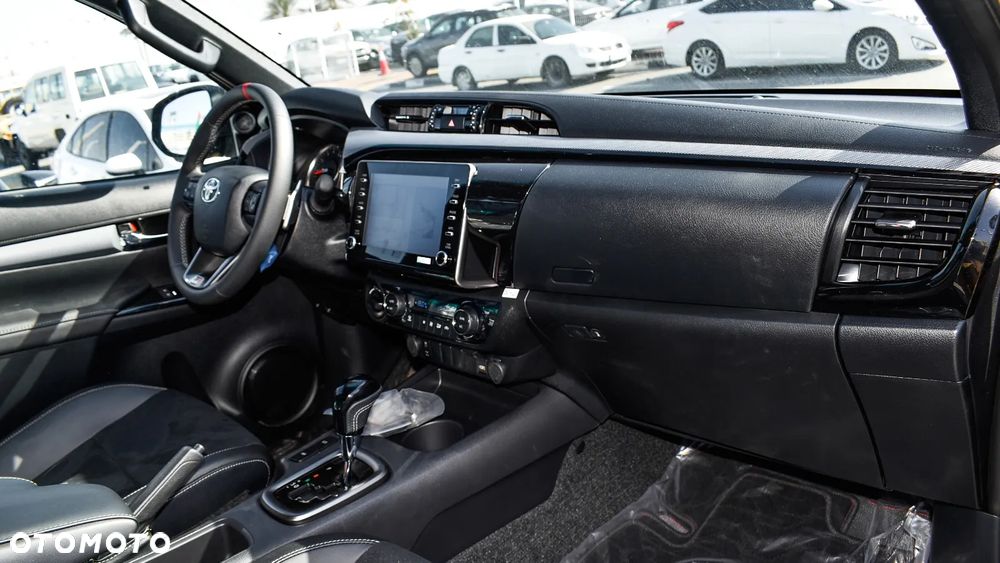 Toyota Hilux - 5