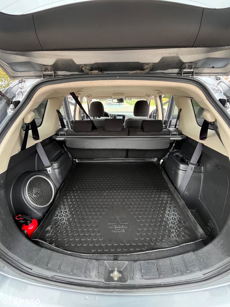 Mitsubishi Outlander - 24