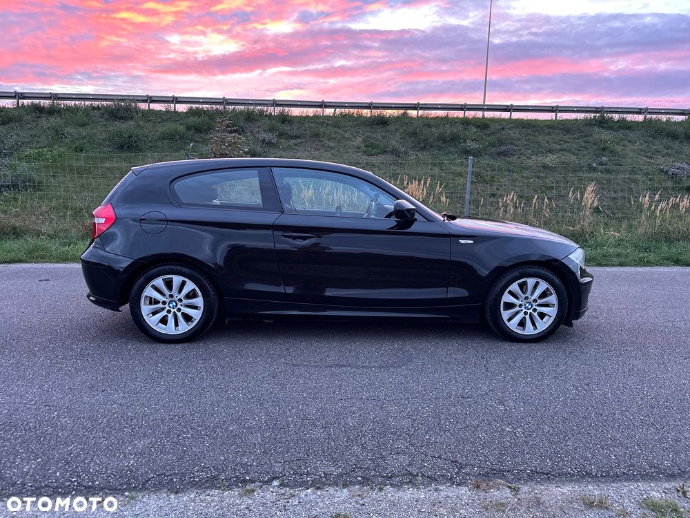 BMW Seria 1 118d Sport Line - 3