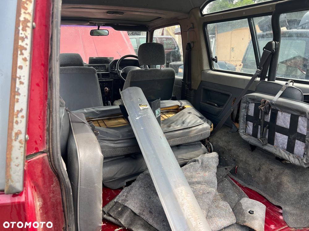 Foteliki tylne lewy prawy daihatsu Rocky fourtrak 2.8tdx - 3