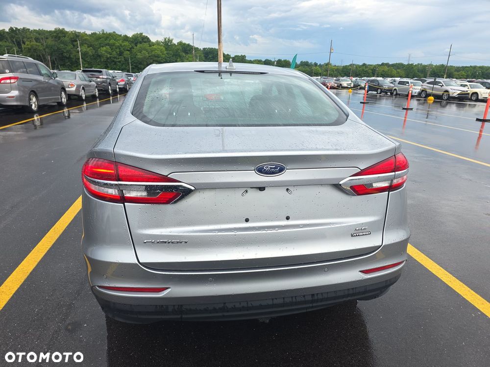 Ford Fusion - 5