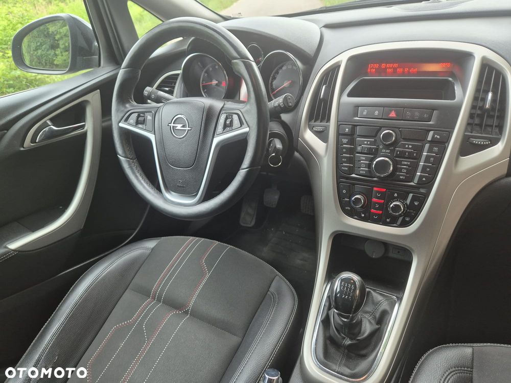 Opel Astra 1.4 T Edition 150 - 11