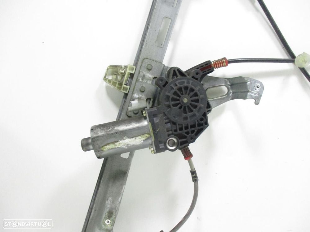 ELEVADOR DE VIDRO FRONTAL DIREITO PEUGEOT 206 FASTBACK 2002 - - 2