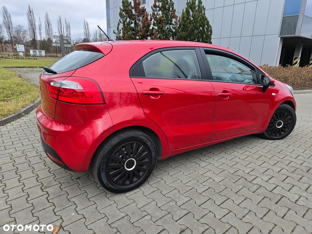Kia Rio - 16