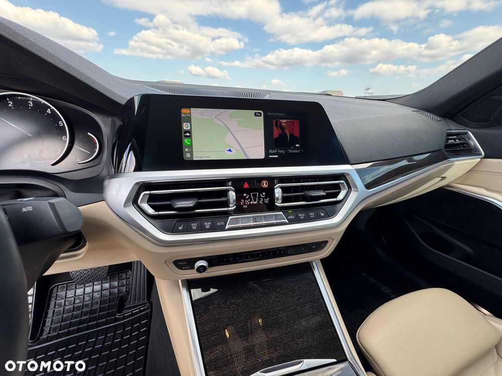 BMW Seria 3 330i M Sport - 16