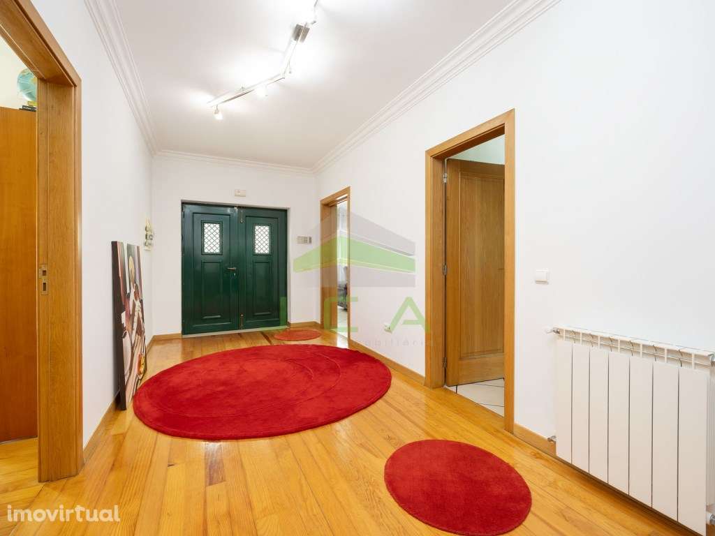 Moradia V4 com piscina e terreno a 15min de Leiria - Grande imagem: 5/60