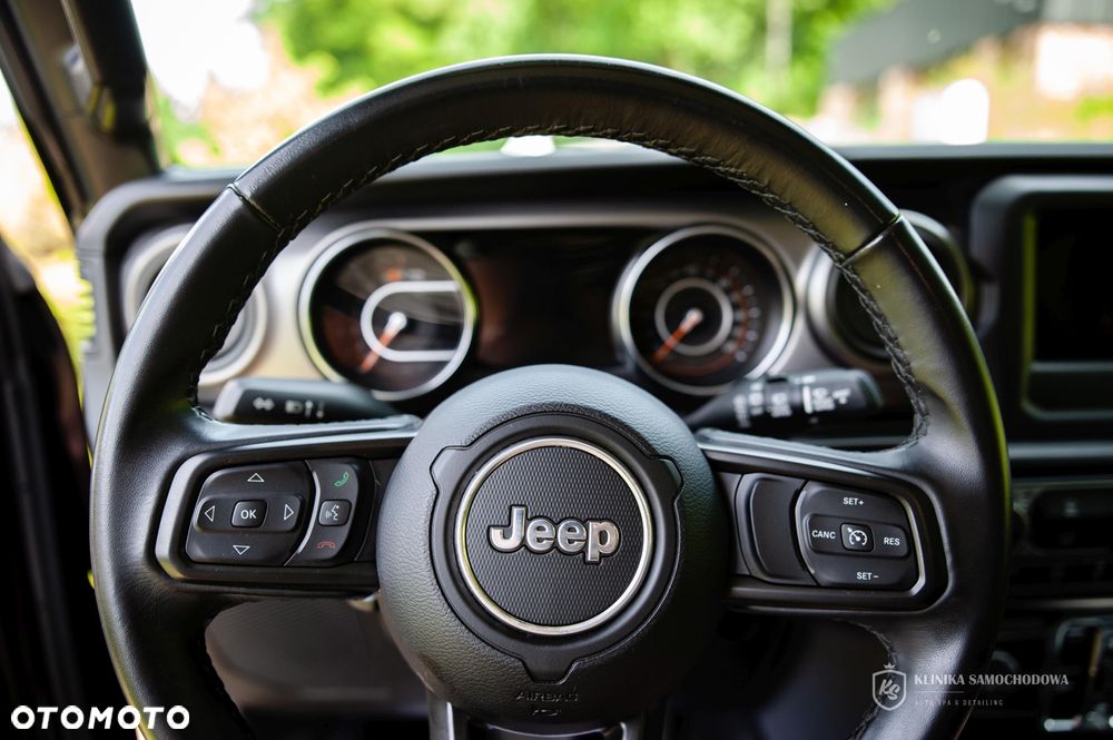 Jeep Wrangler - 10