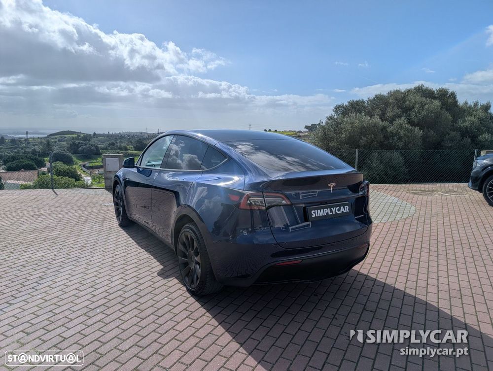 Tesla Model Y - 4