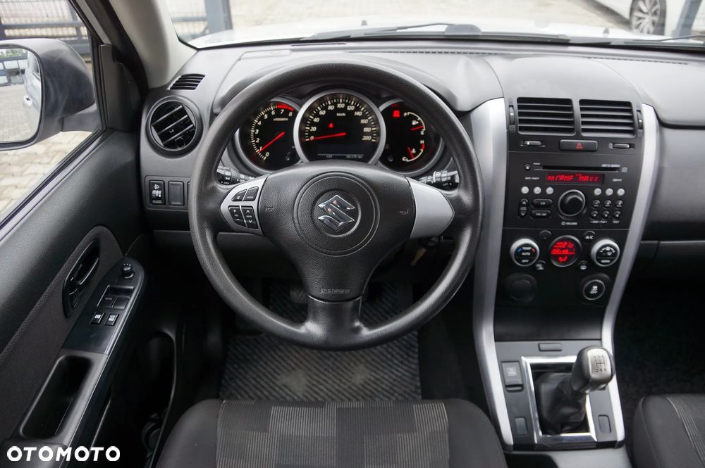 Suzuki Grand Vitara 1.6 Comfort - 12