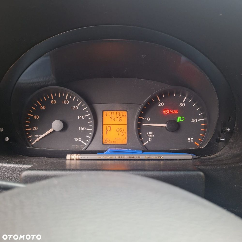 Mercedes-Benz Sprinter - 2