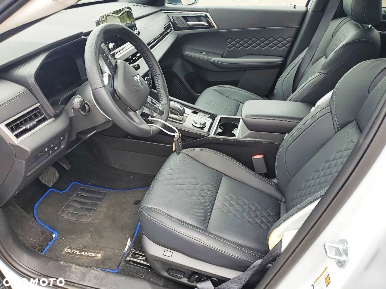 Mitsubishi Outlander - 7