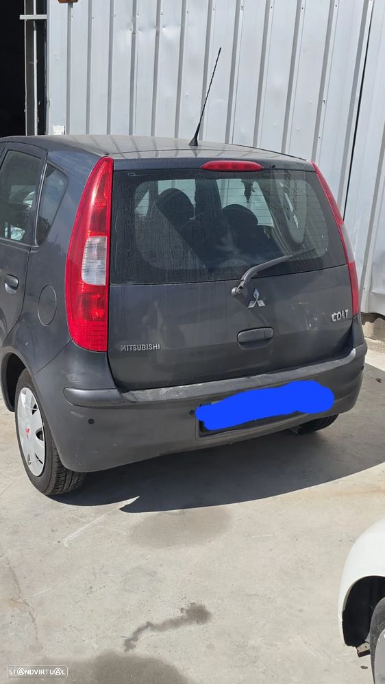 Mala mitsubishi colt c30 - 1