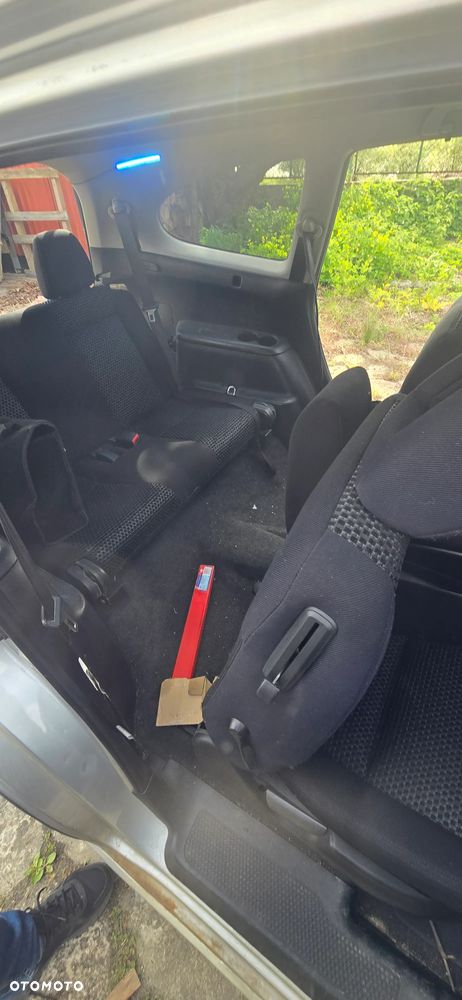 Honda Stream 2.0i ES - 17