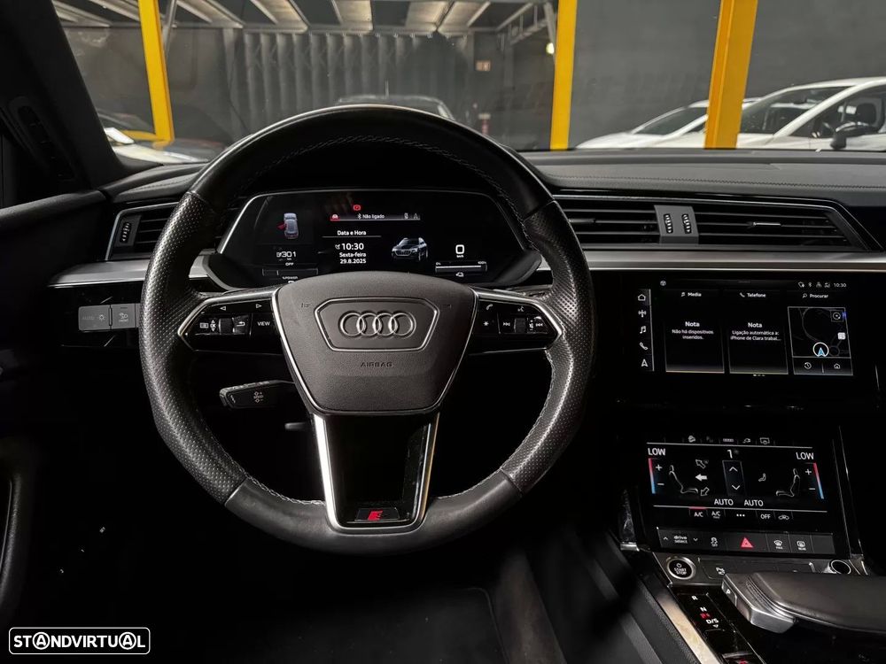 Audi e-tron 55 quattro S line - 25