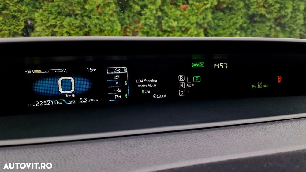 Toyota Prius 1.8 HSD Exclusive - 9