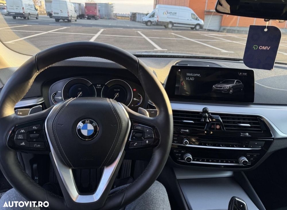 BMW Seria 5 530d xDrive AT - 7