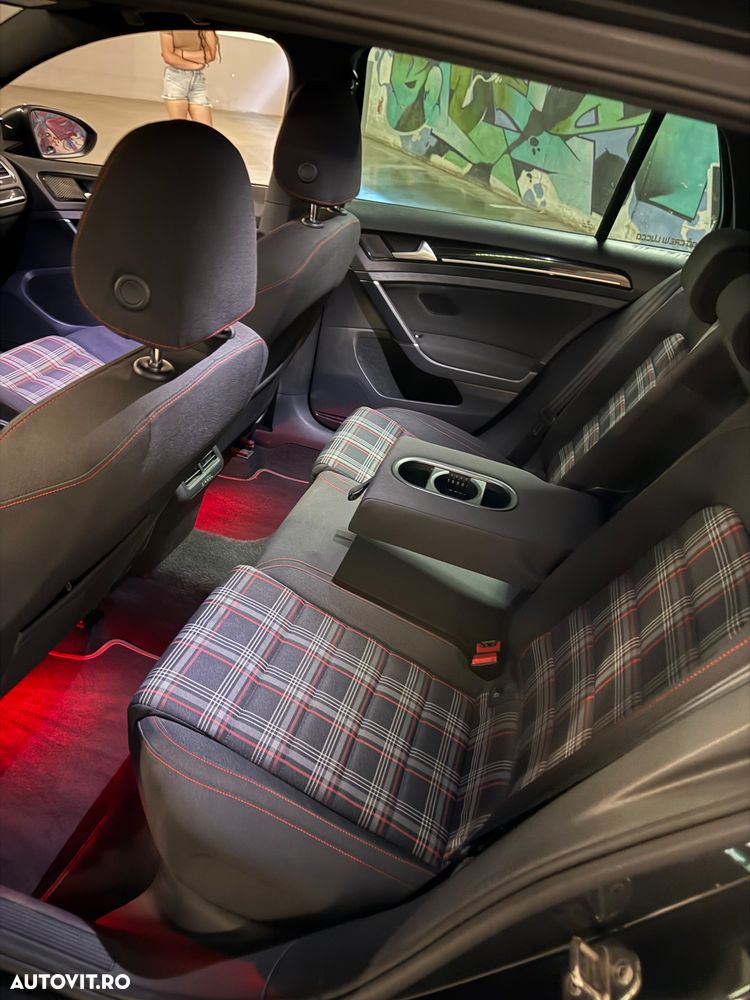 Volkswagen Golf 2.0 TSI DSG GTI Performance - 6