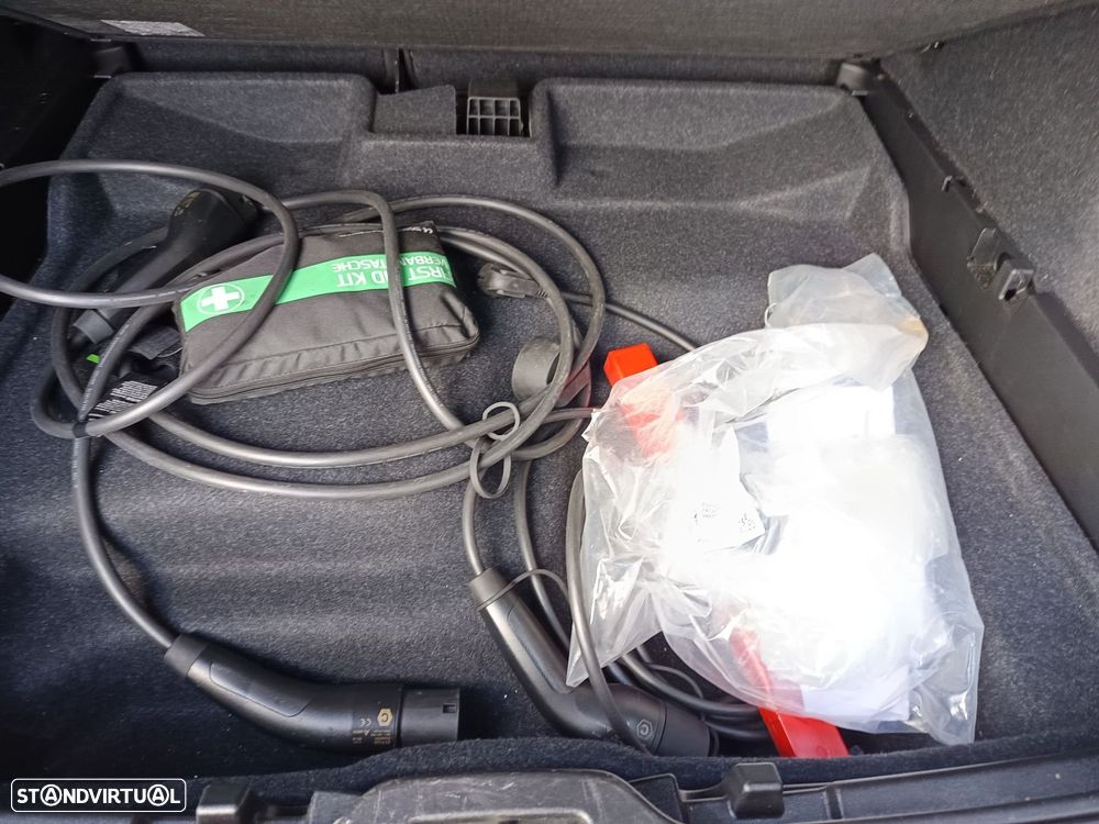 Volvo XC 40 Recharge Core - 27