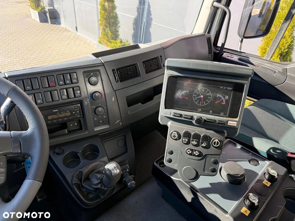 Volvo FL 15.250 Euro 6 // zamiatarka JOHNSTON VT652 //  BUCHER // odkurzacz , polewaczka - 31