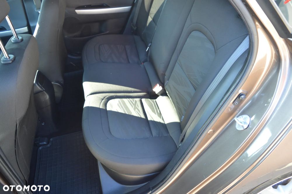 Kia Ceed 1.6 GDI Dream Team Edition - 14