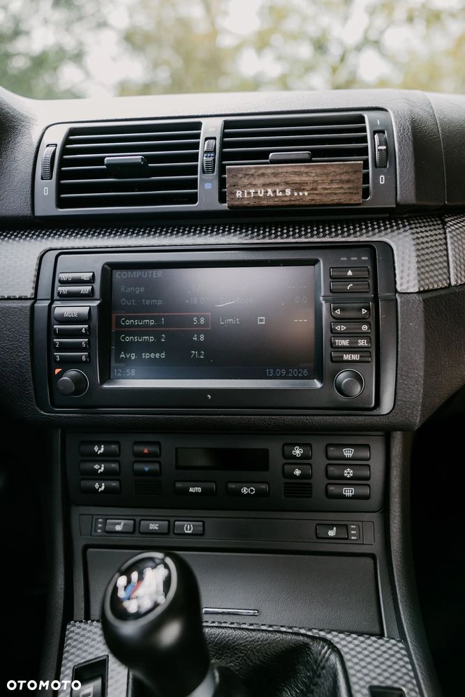 BMW Seria 3 330d Edition Sport - 12