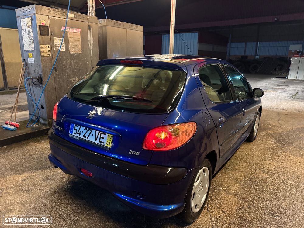 Peugeot 206 1.1 Color Line - 3