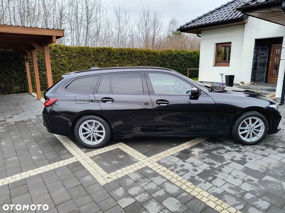 BMW Seria 3 320d xDrive - 12