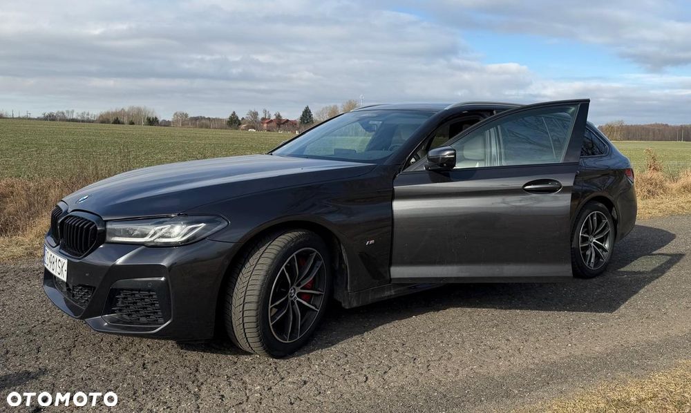 BMW Seria 5 540i xDrive mHEV - 3