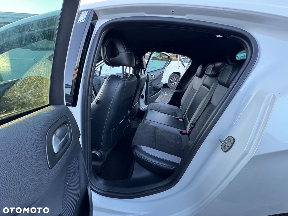 Citroën DS4 BlueHDi 150 S&S SoChic - 13