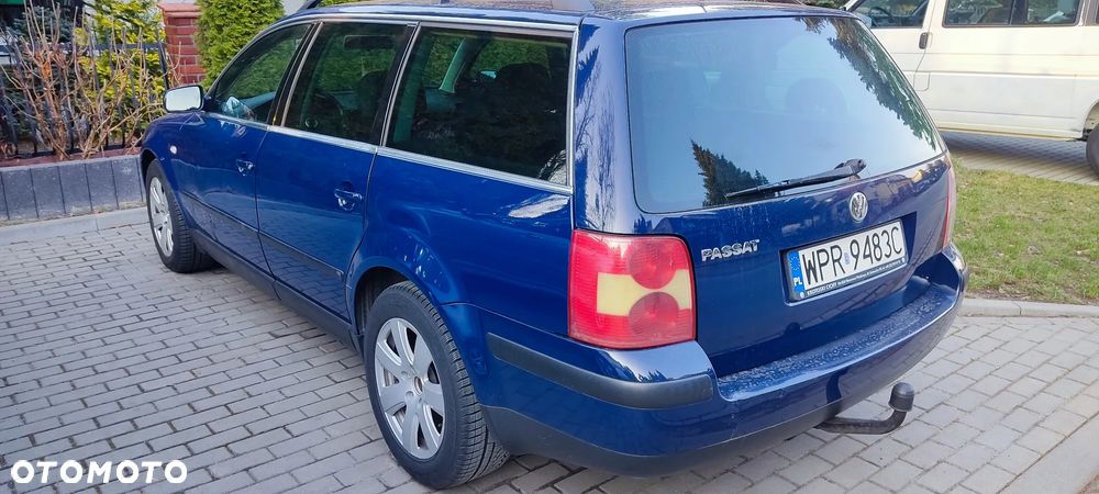 Volkswagen Passat 1.6 Basis - 3