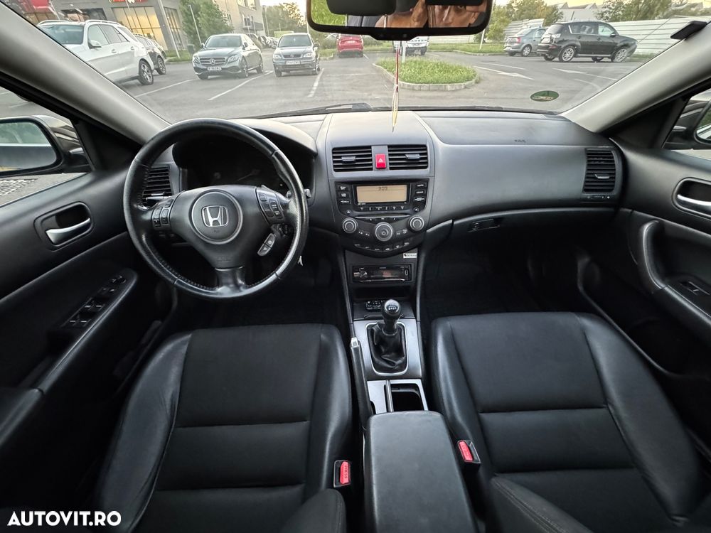 Honda Accord 2.2CDTi Tourer ES - 13
