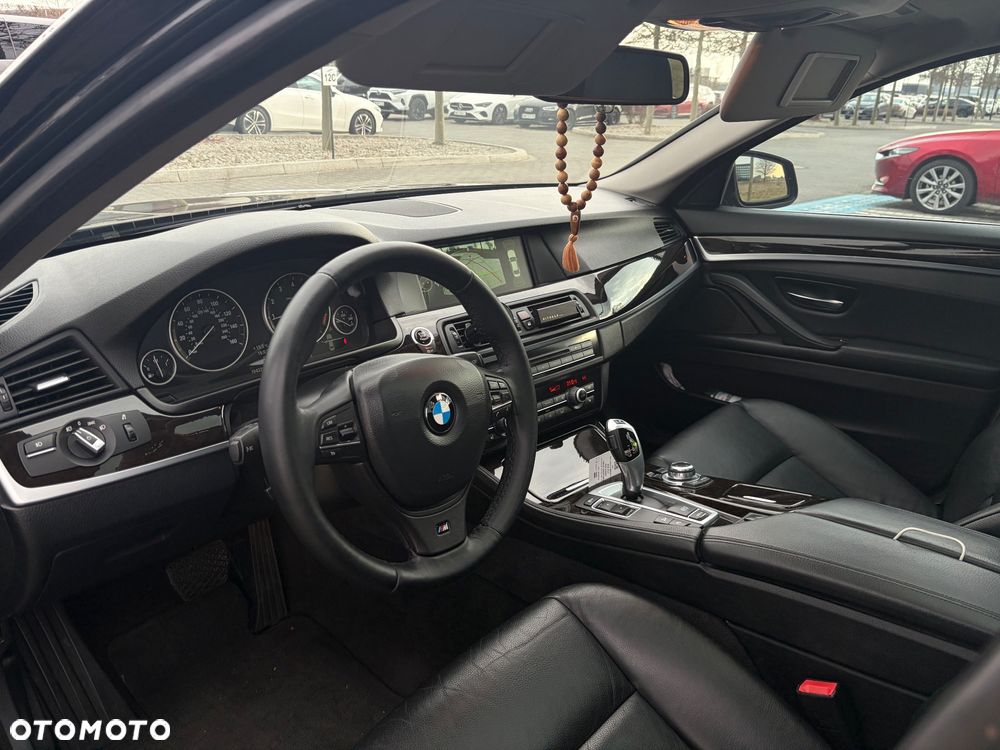 BMW Seria 5 528i xDrive - 11