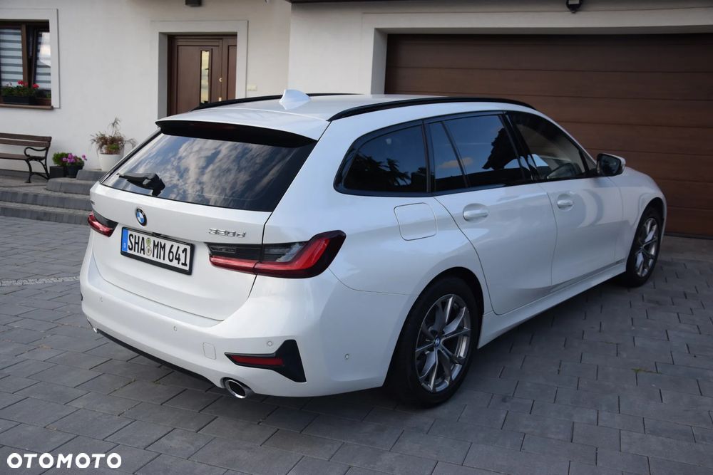 BMW Seria 3 320d xDrive Luxury Line Purity sport - 6