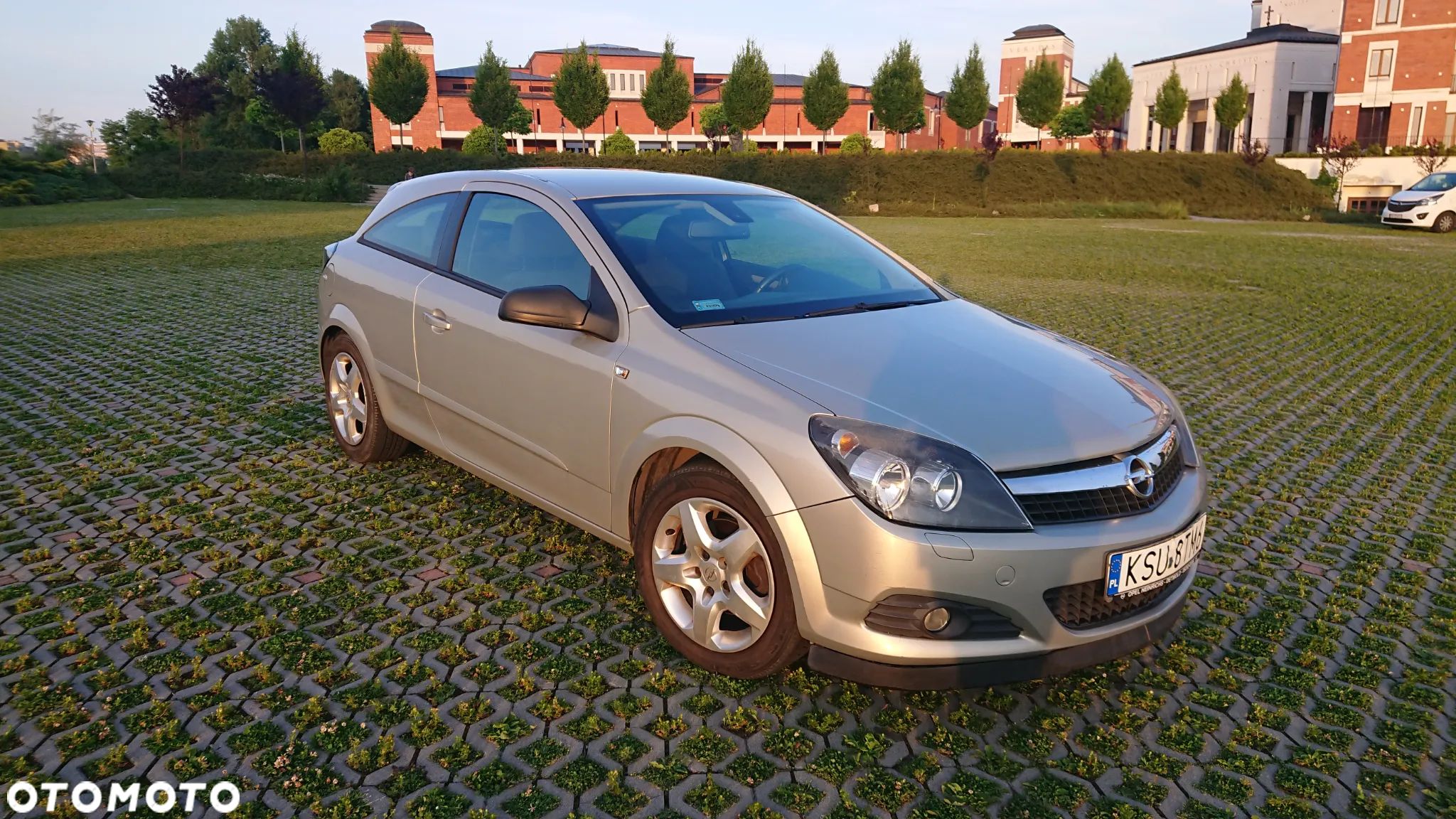 Opel Astra GTC 1.4 - 1