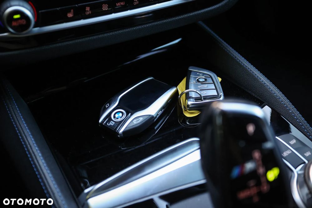 BMW Seria 5 520d M Sport Edition - 29
