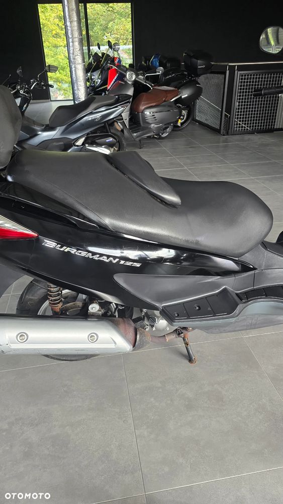 Suzuki Burgman - 23