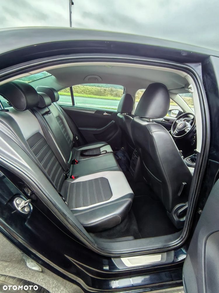 Volkswagen Jetta 1.4 TSI Highline - 18