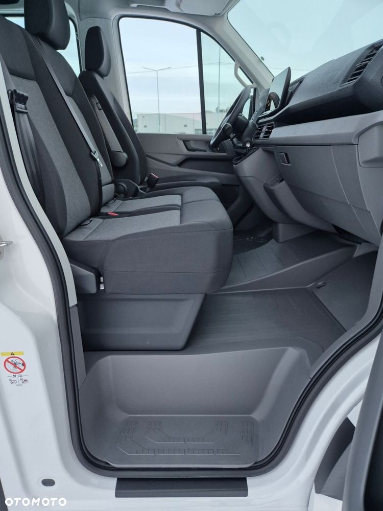 Volkswagen Crafter Skrzyniowy z podwójną kabiną - 32