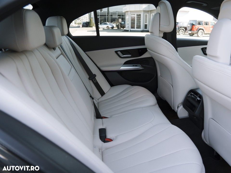 Mercedes-Benz E - 12