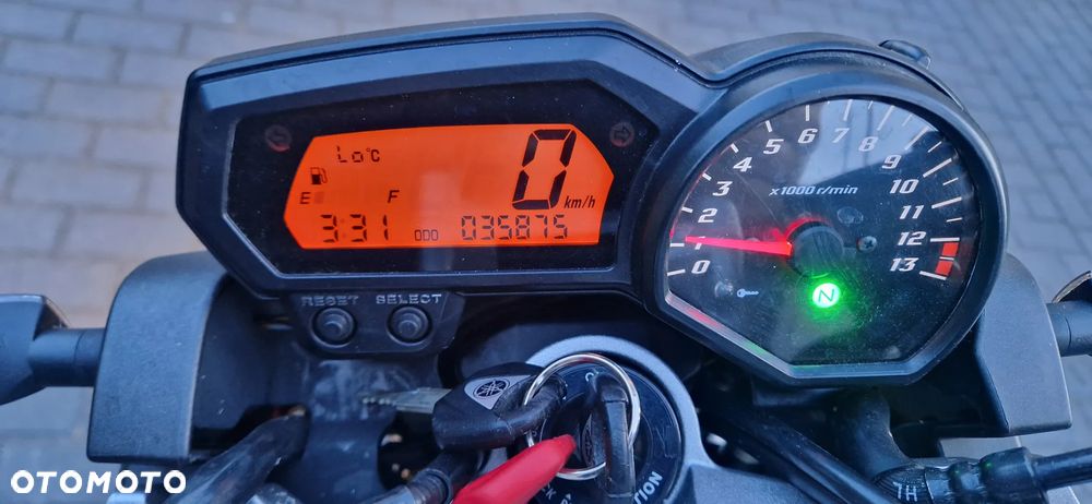 Yamaha FZ - 12